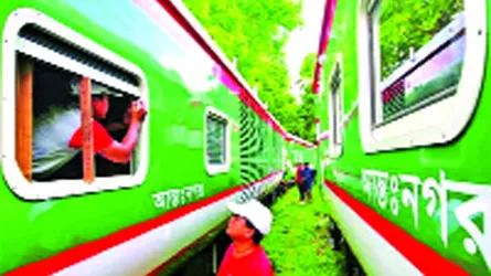 কোচ সঙ্কটসহ নানা সমস্যায় জর্জরিত বাংলাদেশ রেল