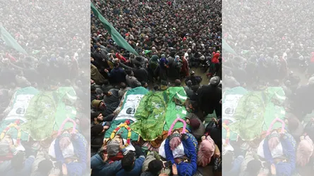 কাশ্মিরে ৩ স্বাধীনতাকামী নিহত, জানাজায় মানুষের ঢল