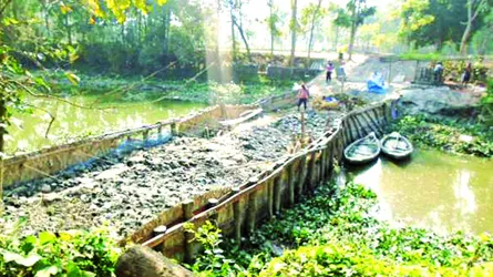 আগৈলঝাড়ায় পানিসঙ্কটে ফসল উৎপাদন ব্যাহত