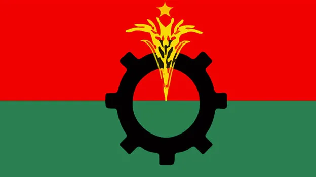 দলটি মরিয়া প্রমাণ করিল...