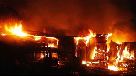 সৈয়দপুরে ৬টি দোকান আগুনে পুড়ে ছাই