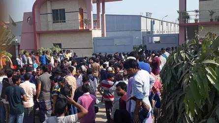 ভালুকায় টেক্সটাইল মিলে শ্রমিক অসন্তোষ