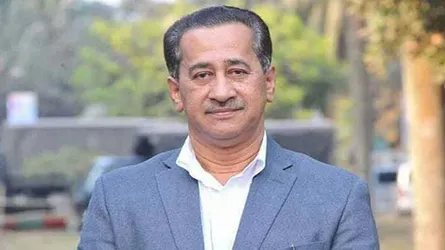 ‘আখের গোছাতে গিয়ে দলকে বিপদে না ফেলি’