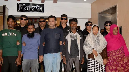দিনে ব্যবসায়ী রাতে ডাকাত