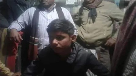 ডিবি পরিচয়ে অপহরণের চেষ্টা : ২ অপহরণকারীকে গণধোলাই