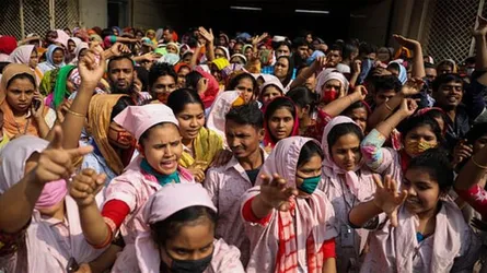সংশোধিত মজুরি কাঠামোতেও কেন সন্তুষ্ট নয় শ্রমিকরা?