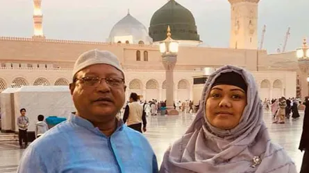 ওমরাহ করলেন ফারজানা ব্রাউনিয়া