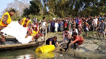 ২৪ ঘন্টার শ্বাসরুদ্ধকর অভিযানের পর সেই জেলের লাশ উদ্ধার