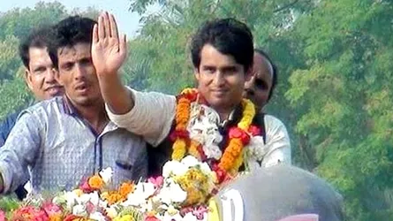 ফেসবুকে ঘোষণা দিয়ে ইয়াবা কারবারির আত্মসমর্পণ
