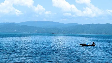 পর্যটকদের ডাকছে বাংলার কাশ্মীর খ্যাত শহীদ সিরাজ লেক