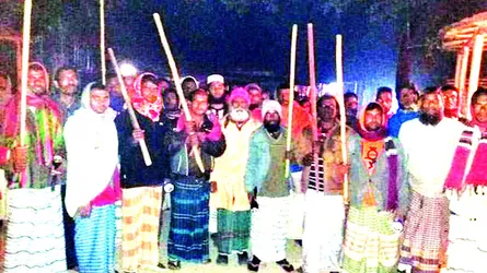 চাটমোহরে গবাদিপশু চুরি রোধে রাত জেগে পাহারা