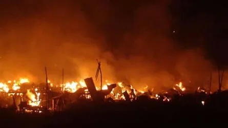 আগুনে পুড়ল গার্মেন্ট ঝুটের গোডাউন