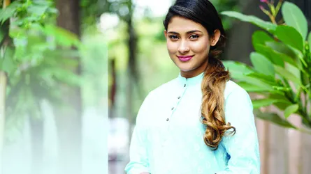 মেকআপ তোলার সহজ উপায় : রঙের ঝলক