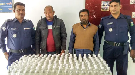 রাণীনগরে মদ ও ইয়াবাসহ ৩ ব্যবসায়ী আটক