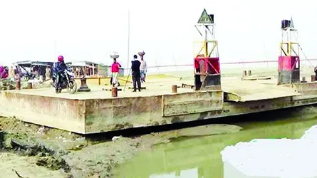 নাব্যতা সঙ্কটে জৌকুড়া-নাজিরগঞ্জ রুটে ফেরি চলাচল বন্ধ