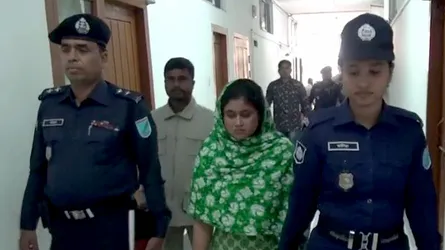 স্বামীকে নিজ হাতে ৬ টুকরো করেছে এই নারী