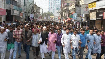 যশোরে উপজেলা চেয়ারম্যানের বাড়িসহ ৭ স্থানে বোমা হামলা : আ’লীগের বিক্ষোভ