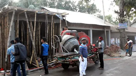 সওজ’র জমি দখল করে শ্রমিক লীগ নেতার স্থাপনা নির্মাণ