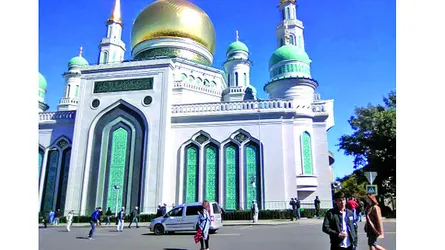 নামাজ শেষেই বের করে  দেয়া হয় মুসল্লিদের