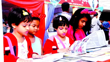 গ্রন্থমেলায় নানান বিড়ম্বনা : চড়া দামে খাবার বিক্রি