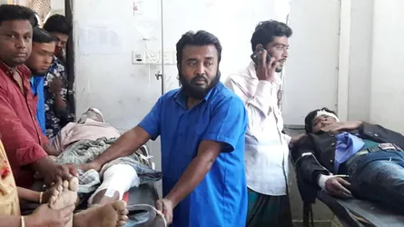 কুমিল্লায় কাভার্ডভ্যান-অটোরিকশা সংঘর্ষে নিহত ২