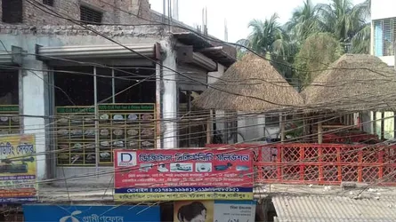 ক্লাস ফাঁকি দিয়ে রেস্টুরেন্টে আড্ডা : ১০ জোড়া শিক্ষার্থী আটক