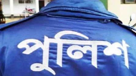 ৩০ লাখ টাকা চায় দুই পুলিশ!