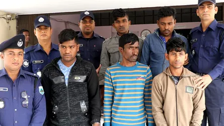 পাবনায় আন্তঃজেলা ডাকাত দলের পাঁচ সদস্য গ্রেফতার