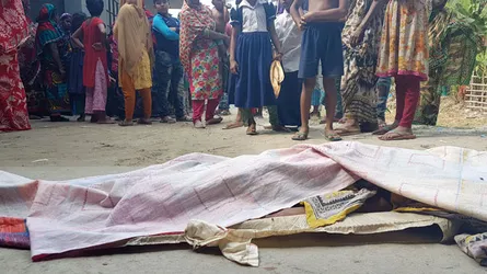 টুঙ্গিপাড়ায় বাস চাপায় প্রতিবন্ধী শিশুর মৃত্যু
