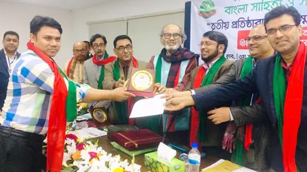 মফস্বল সাংবাদিকতায় সম্মাননা পেলেন নয়া দিগন্তের আরফাত বিপ্লব