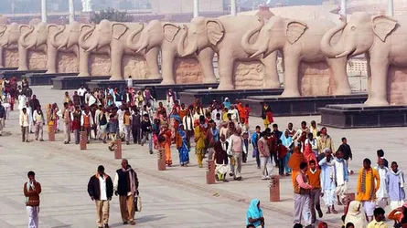 ইস্যু যখন হাতির শুঁড়