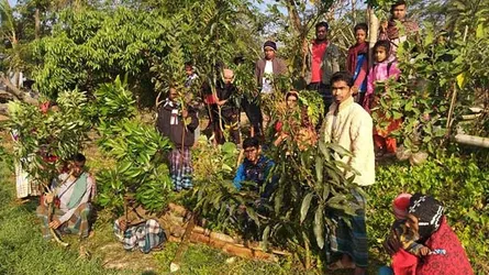 এ কেমন শত্রুতা!