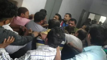 নাসিকে টেন্ডার নিয়ে আ’লীগ-যুবলীগের মধ্যে সংঘর্ষ