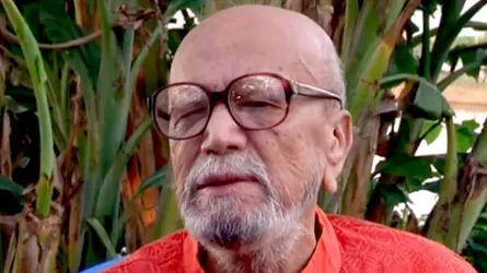 আমিও সুখে দুখে কাতর হয়েছি : আল মাহমুদ