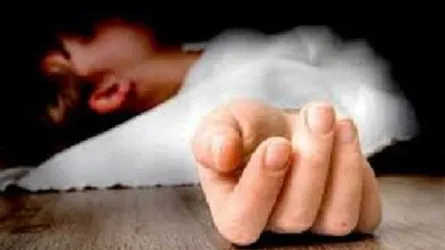 স্ত্রীর লাশ ফেলে পালালেন স্বামী