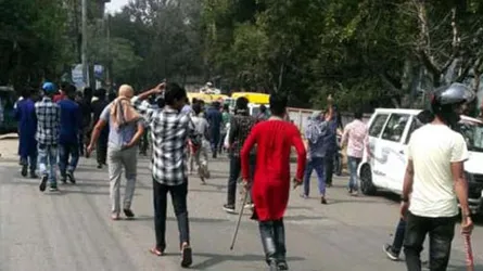 এমসি কলেজে ছাত্রলীগের দু’গ্রুপের সংঘর্ষ : সাংবাদিক আহত