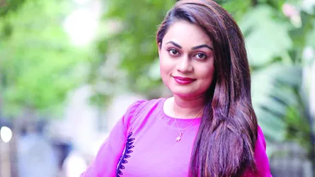চ্যালেঞ্জিং চরিত্রে মৌরী