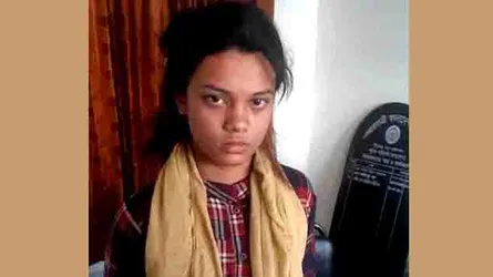 ১৪ বছর বয়সেই ইয়াবা ব্যবসায়ী এই কিশোরী