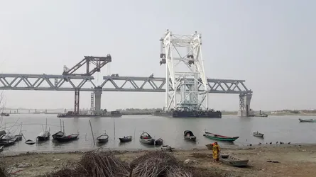 পদ্মা সেতু : বসলো নতুন স্প্যান, দৃশ্যমান হলো ১২০০ মিটার