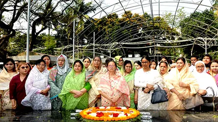 বঙ্গবন্ধুর প্রতিকৃতিতে শ্রদ্ধাঞ্জলি দিয়েছেন সংরক্ষিত আসনের এমপিরা