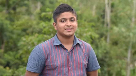 ট্রাকের ধাক্কায় কলেজ ছাত্রের মর্মান্তিক মৃত্যু