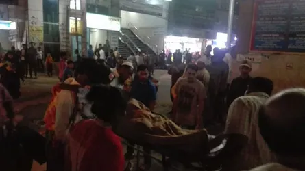 কুমিল্লায় হাসপাতালের ল্যাবে আগুন, একজন দগ্ধসহ আহত ১০
