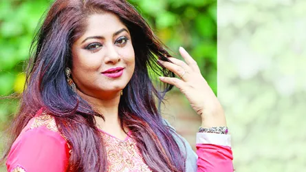 সঠিক উপায়ে চুলের যতœ : রঙের ঝলক