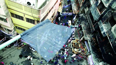 লাশের অপেক্ষায় স্বজনেরা