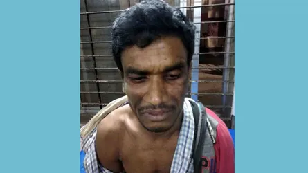 শিশুকন্যাকে ধর্ষণ : গণপিটুনি দিয়ে ধর্ষক বাবাকে পুলিশে সোপর্দ