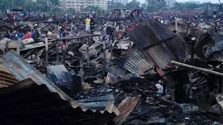 রাজধানীতে বস্তিতে আগুন : ২ শিশুর লাশ উদ্ধার