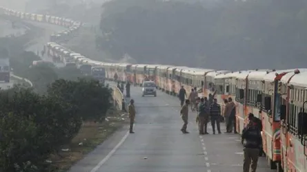 বাসের দীর্ঘ লাইনের বিশ্বরেকর্ড এখন ভারতের!