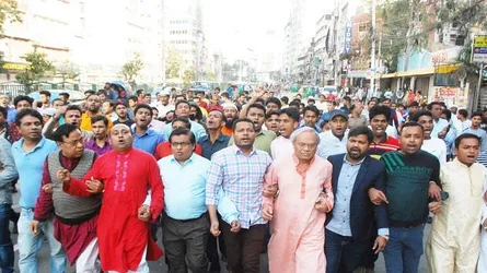 খালেদা জিয়ার মুক্তি দাবিতে রিজভীর নেতৃত্বে মিছিল
