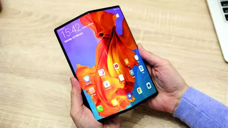 হুয়াওয়ের ফোল্ডেবল স্মার্টফান মেট এক্সের চমক