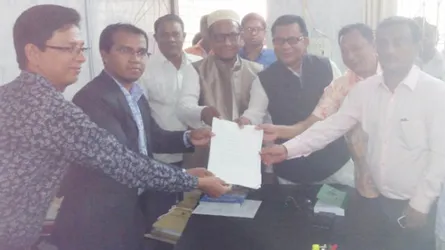 আমতলীতে বিভিন্ন পদে ১০ জনের মনোনয়নপত্র দাখিল